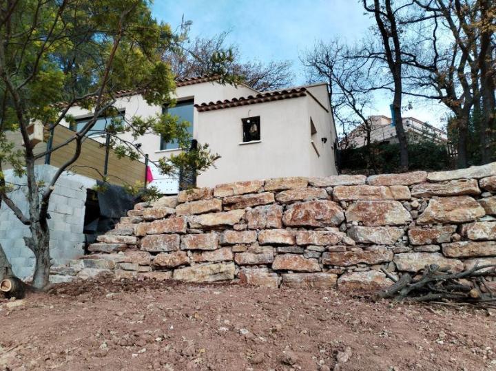 Réalisation de fondations de murs de soutènement Rocbaron